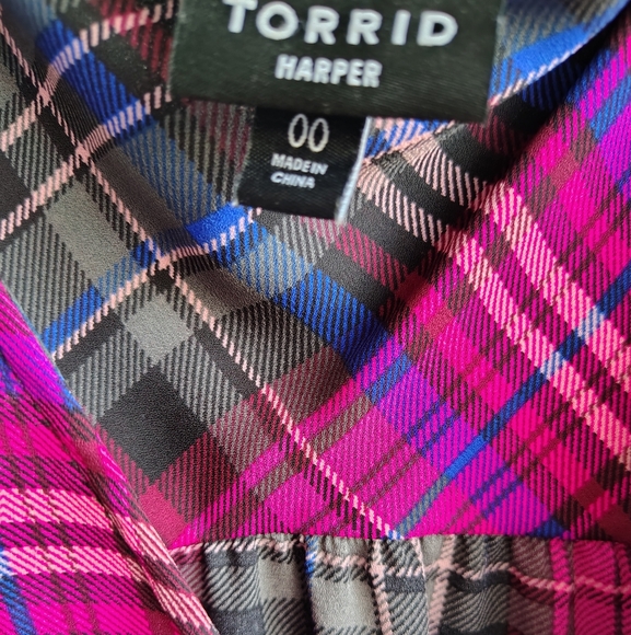 Torrid Women’s Georgette Blouse Size L – Black Split Tulip Sleeve - Picture 5 of 5